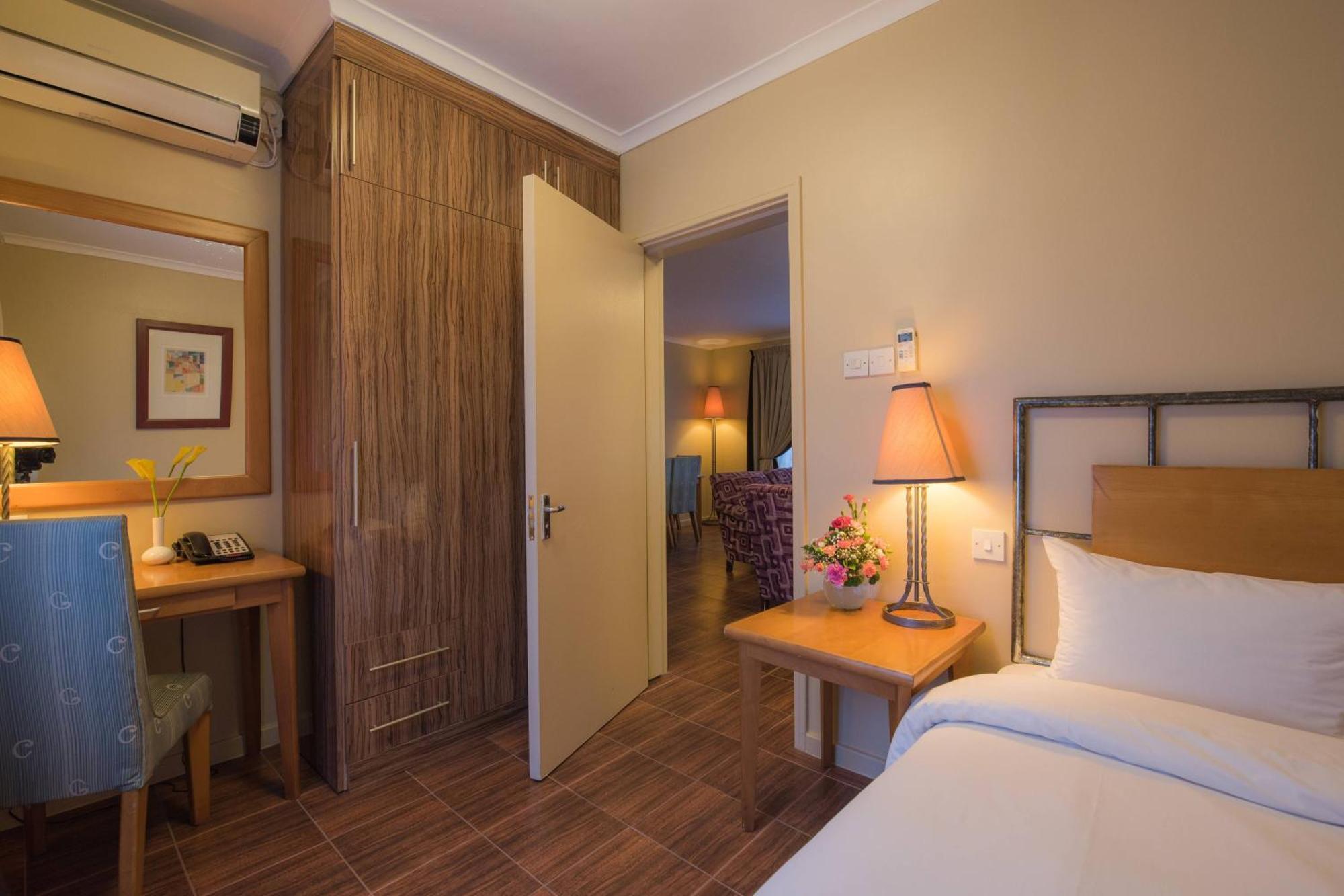 Protea Hotel By Marriott Dar Es Salaam Oyster Bay Exterior photo
