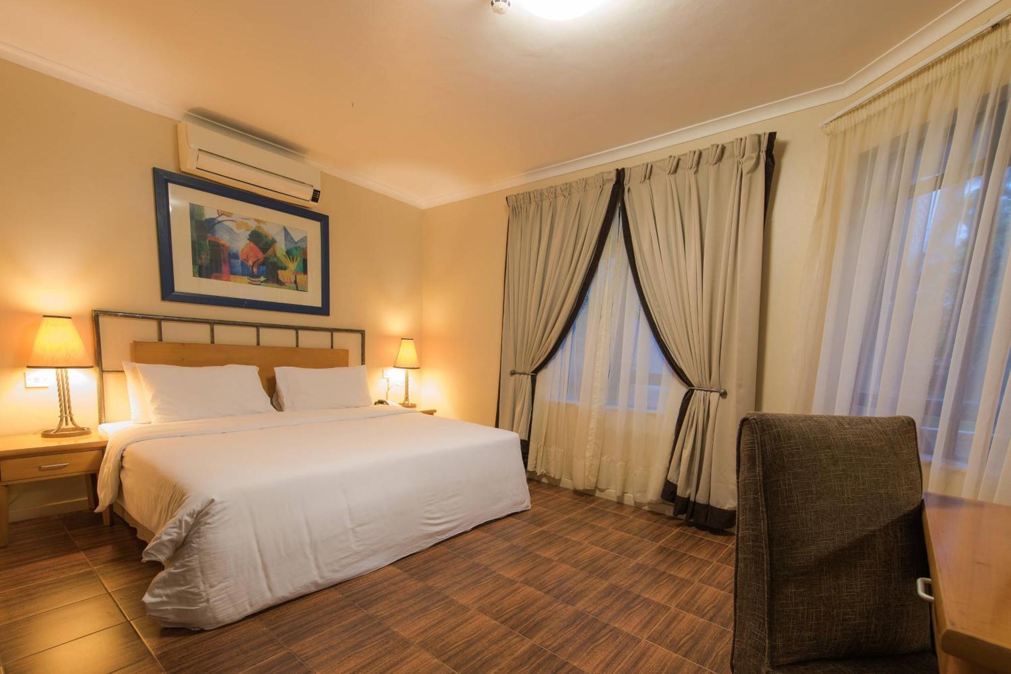 Protea Hotel By Marriott Dar Es Salaam Oyster Bay Exterior photo