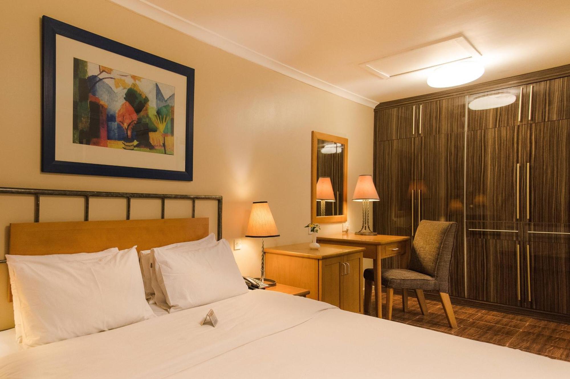 Protea Hotel By Marriott Dar Es Salaam Oyster Bay Exterior photo